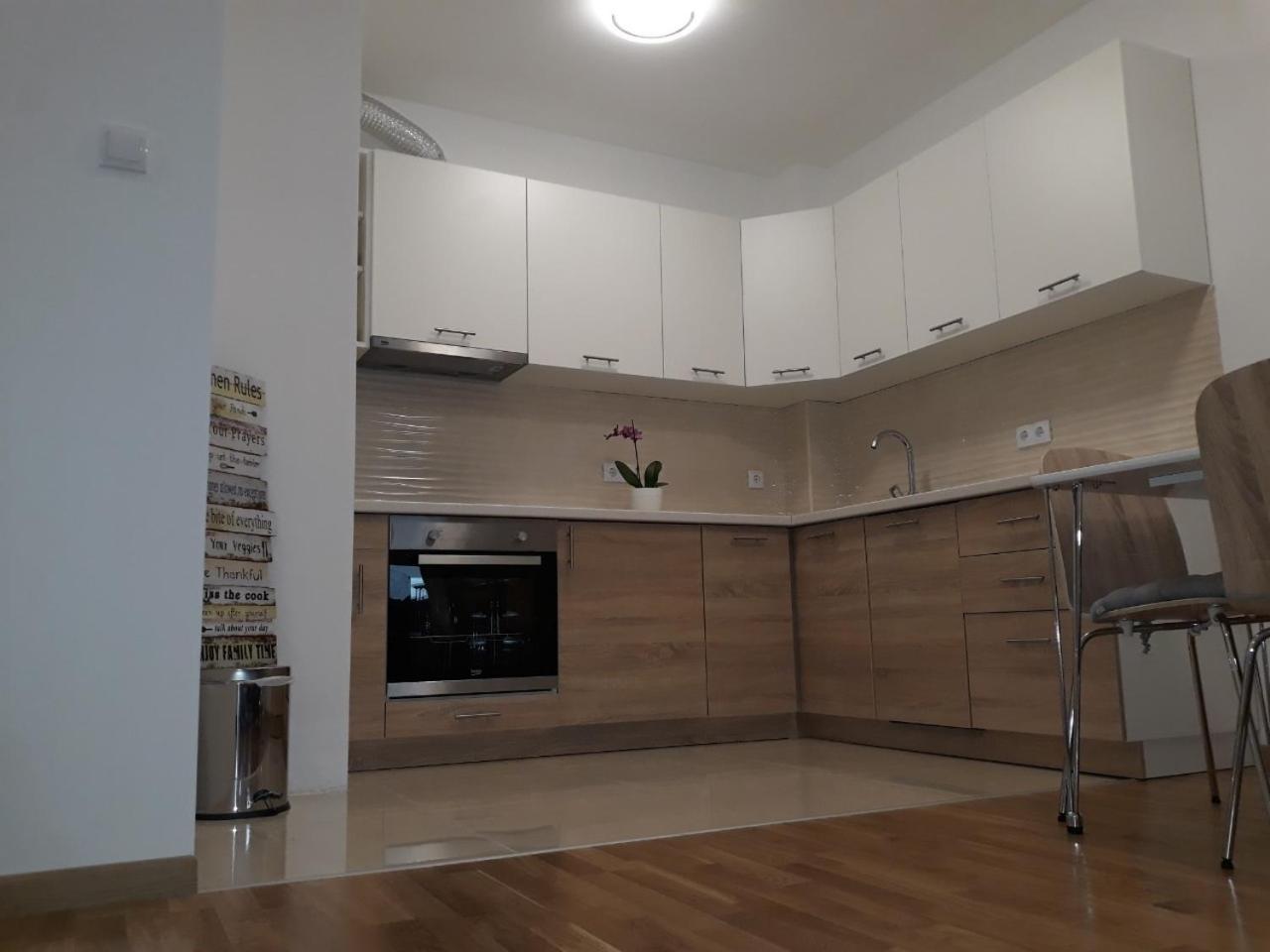 Apartman Lukana Banja Luka Buitenkant foto